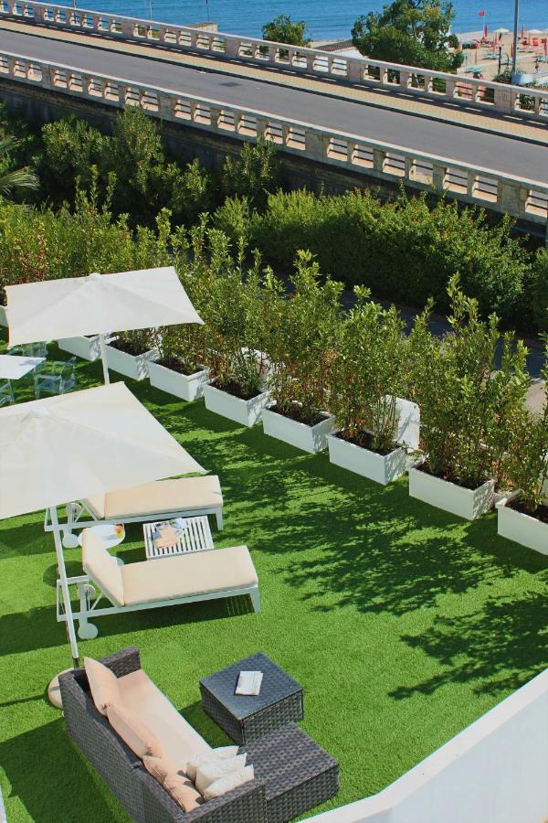 Luxury Hotel 3*